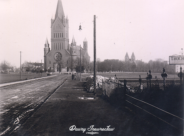 Kościół Zwiastowania NMP - listopad 1940 rok. - Kości&oacute;ł Zwiastowania NMP w Inowrocławiu

Zdjęcie wykonano w listopadzie 1940 roku.