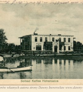 Stawek w Solankach - 1912 rok - Kawiarnia w Solankach, pocztówka wysłana w 1912 roku.
Solbad Kaffee Hohensalza
Verlag Kujawischer Bote, G m. b. H., Hohensalza