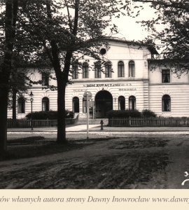 Dom kuracyjny - lata 30. XX w. - Inowrocław. Dom Kuracyjny - Restauracja i pensjonat
Fot.. Droszcz
Fotografia z lat 30. XX w.