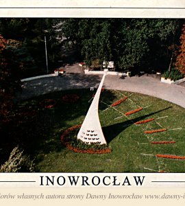 Zegar słoneczny - 20 czerwca 1995 roku - Uzdrowisko Inowrocław
Zegar słoneczny
fot. A. Rogowski
Na dofinansowanie lecznictwa uzdrowiskowego
Pocztówka wysłana 20 czerwca 1995 roku.