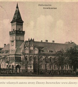 Starostwo - 28 lutego 1910 roku - Inowrocław. Starostwo.
Hohensalza. Kreisstandehaus.
Phot. Verlag E. Reissmuller, Posen. 1909. No. 648
Pocztówka wysłana 28 lutego 1910 roku.
