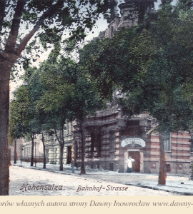 "Piekiełko" na ulicy Dworcowej - 19 czerwca 1914 roku - Inowrocław. Ulica Dworcowa.
Pocztówka wysłana 19 czerwca 1914 roku.
Originaldruck Reinicke &amp; Rubin, Magdeburg 1906
Hohensalza. Bahnhof-Strasse.