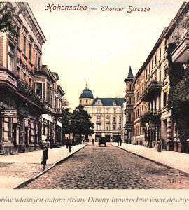 Przepiękna ulica Toruńska - 29 lipca 1909 roku - Inowrocław. Przepiękna ulica Toruńska
Hohensalza - Thorner Strasse
Pocztówka wysłana 29 lipca 1909 roku.
Reinicke &amp; Rubin, Magdeburg 1908.
